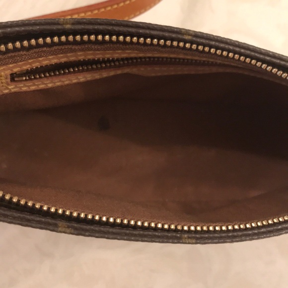 SOLD🎉🎉🎉 Louis Vuitton Trotteur Crossbody - Picture 3 of 8